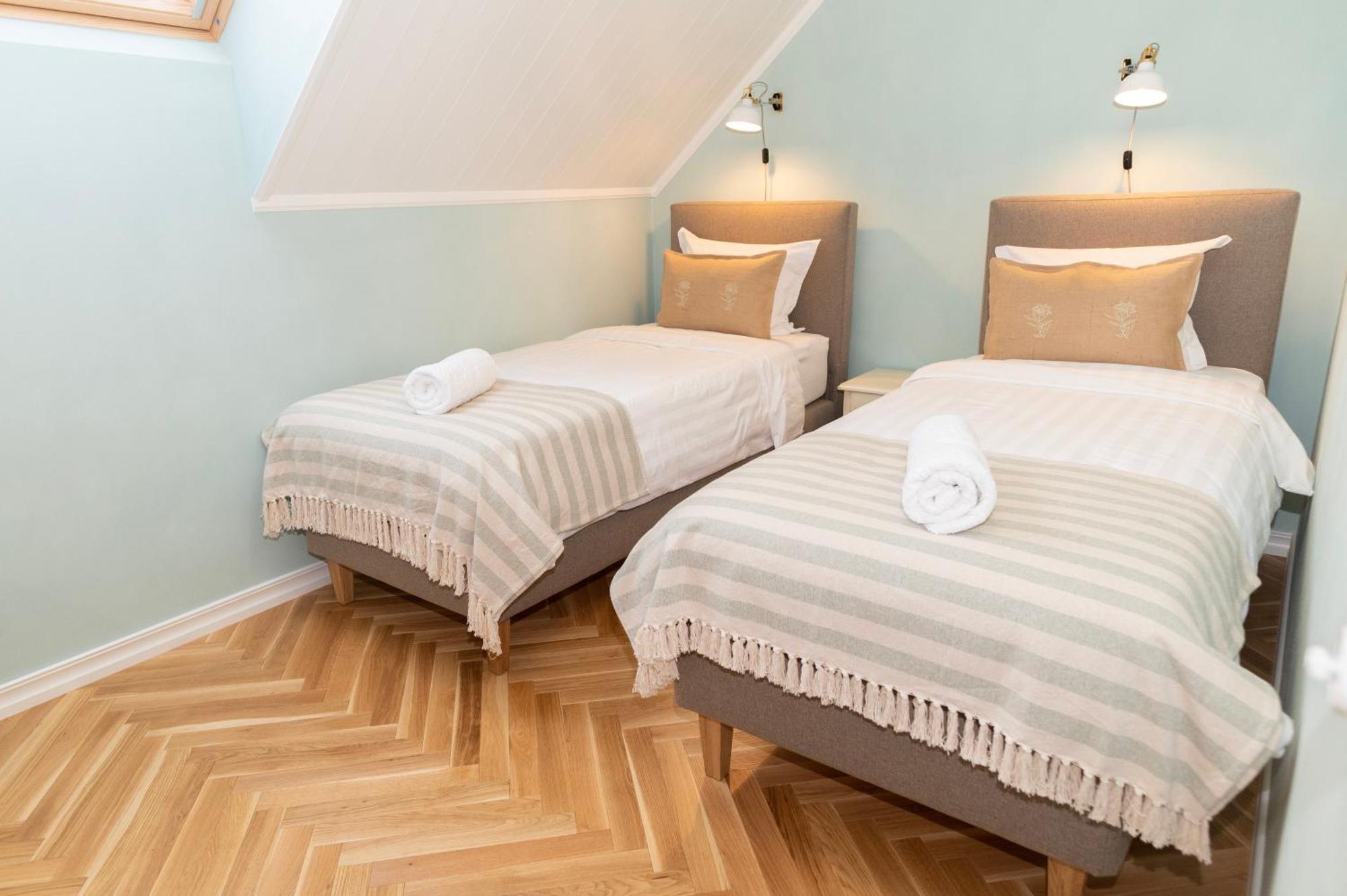 Loo Kodu&Koeoek Otel Muraste Oda fotoğraf