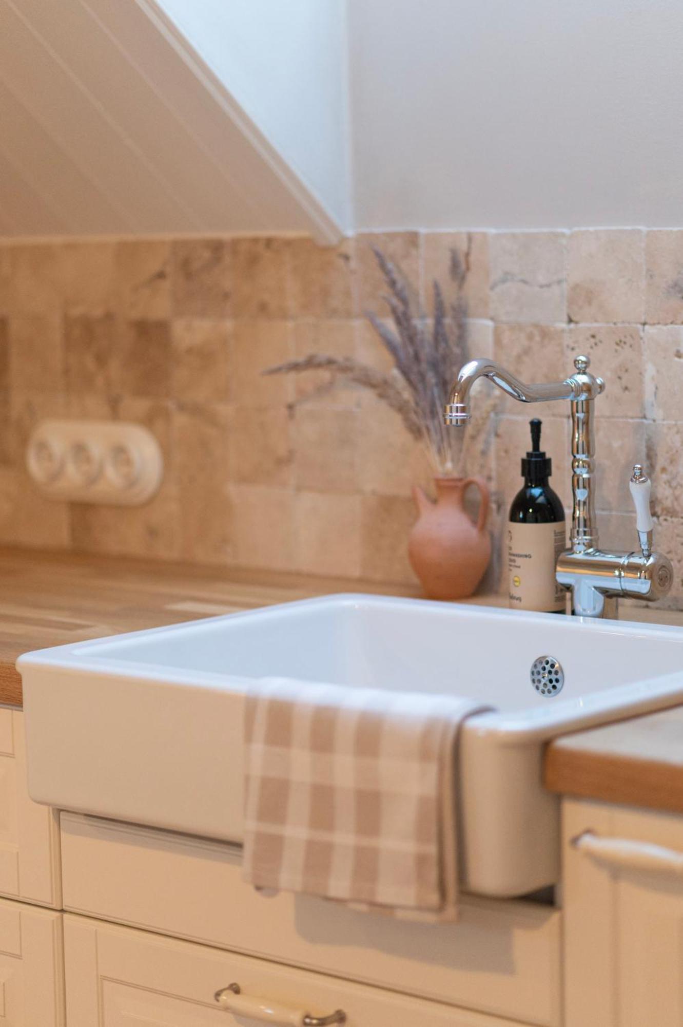 Loo Kodu&Koeoek Otel Muraste Oda fotoğraf