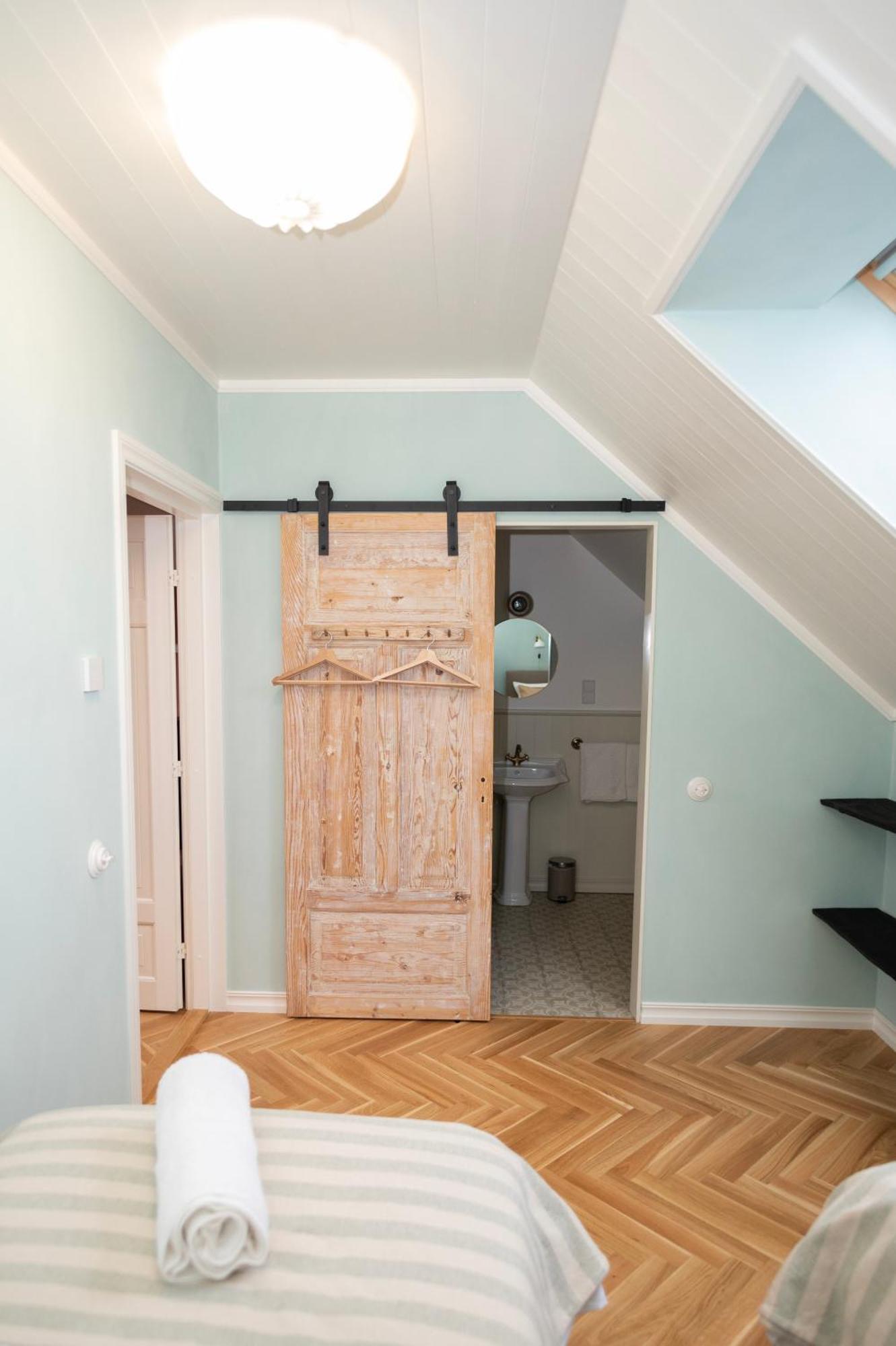 Loo Kodu&Koeoek Otel Muraste Oda fotoğraf